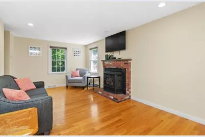 5 Perry Henderson Dr, Framingham, MA 01701 - Photo 8