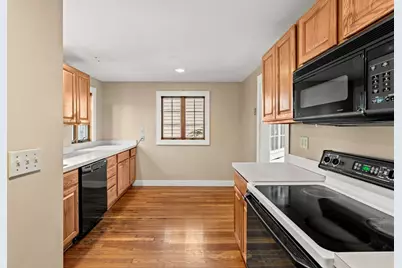 60 Linden Rd, Melrose, MA 02176 - Photo 10