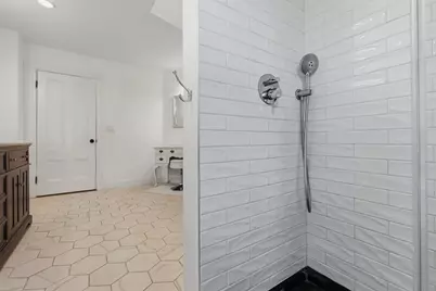 32 Ocean St, Beverly, MA 01915 - Photo 18