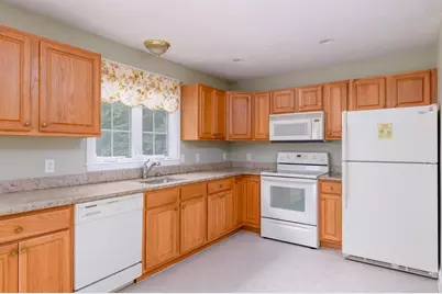 12 Autumn Woods Dr #12, Rutland, MA 01543 - Photo 4