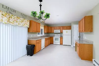 12 Autumn Woods Dr #12, Rutland, MA 01543 - Photo 6