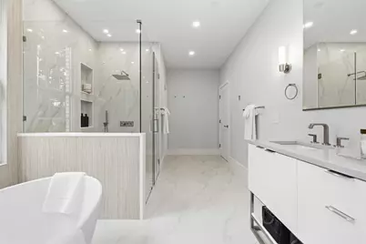 8 Lawrence St, Boston, MA 02129 - Photo 18