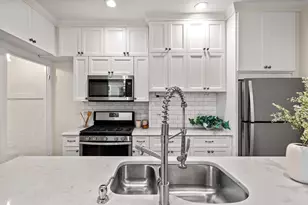 273 Bunker Hill St, Boston, MA 02129 - Photo 12