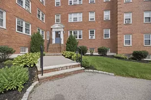 25 Lennon Ct, Boston, MA 02127 - Photo 4