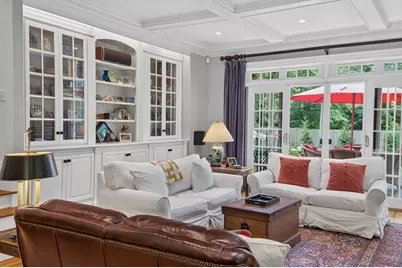 319 Oakland St, Wellesley, MA 02481 - Photo 8