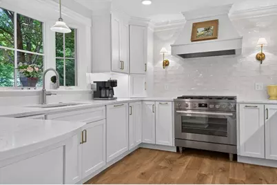 319 Oakland St, Wellesley, MA 02481 - Photo 14