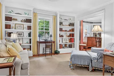 319 Oakland St, Wellesley, MA 02481 - Photo 4