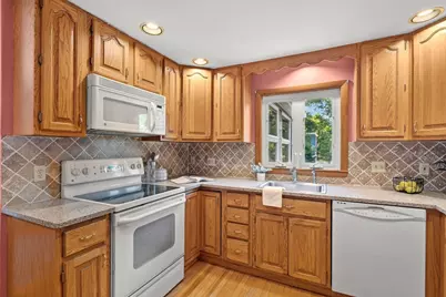 147 Oakland Ave, Arlington, MA 02476 - Photo 10
