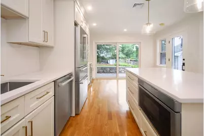 9 Ledge St, Melrose, MA 02176 - Photo 8