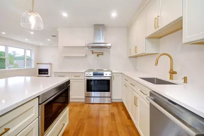 9 Ledge St, Melrose, MA 02176 - Photo 8
