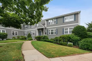 34 Washington Green, Walpole, MA 02032 - Photo 2