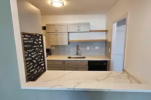 6 Whittier Pl, Boston, MA 02114 - Photo 8