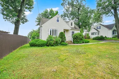 328 Hartwick, Springfield, MA 01108 - Photo 2