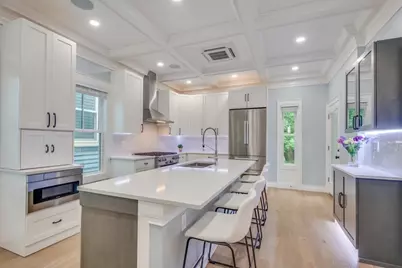 74-76 Dana St #3, Cambridge, MA 02138 - Photo 2