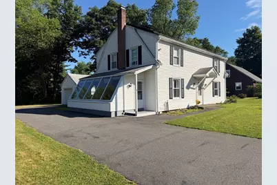 8 Lillian St, Greenfield, MA 01301 - Photo 2