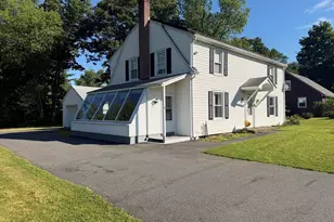 8 Lillian St, Greenfield, MA 01301 - Photo 2