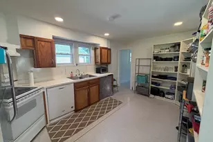 8 Lillian St, Greenfield, MA 01301 - Photo 16