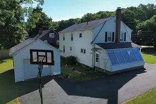 8 Lillian St, Greenfield, MA 01301 - Photo 4