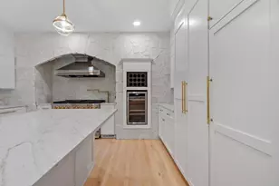 21 Wildewood Dr, Lynnfield, MA 01940 - Photo 10