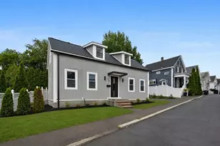 25 Bow St, Salem, MA 01970 - Photo 1