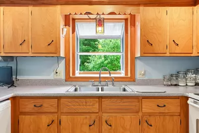48 Hickory Dr, Northampton, MA 01062 - Photo 8