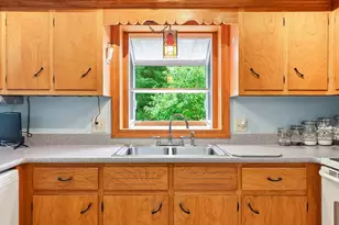 48 Hickory Dr, Northampton, MA 01062 - Photo 8