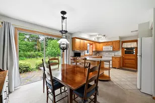 48 Hickory Dr, Northampton, MA 01062 - Photo 6