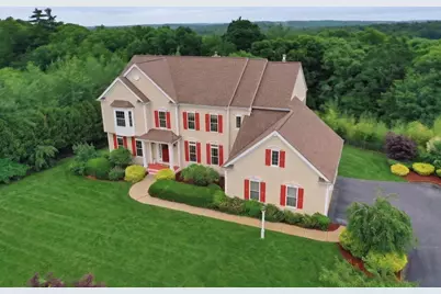 35 Howarth Dr, Upton, MA 01568 - Photo 2