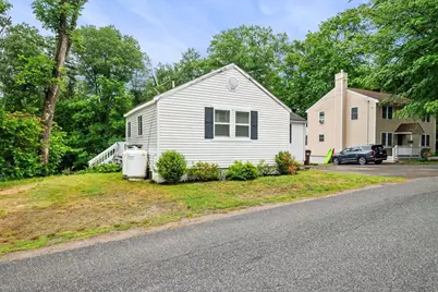 83 Lakeshore Dr, Georgetown, MA 01833 - Photo 2