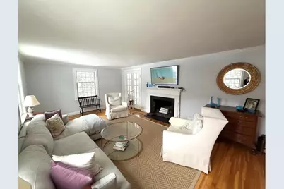 124 Pilgrim Rd, Wellesley, MA 02481 - Photo 8