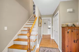 10 Willowdale Ct, Amesbury, MA 01913 - Photo 2