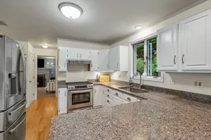 10 Willowdale Ct, Amesbury, MA 01913 - Photo 8