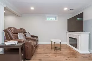 286 Linden St, Wellesley, MA 02482 - Photo 14
