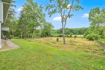 210 Strong St, Amherst, MA 01002 - Photo 36