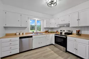 210 Strong St, Amherst, MA 01002 - Photo 14