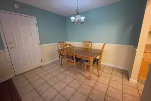 22 Maple Crest Cir, Holyoke, MA 01040 - Photo 6