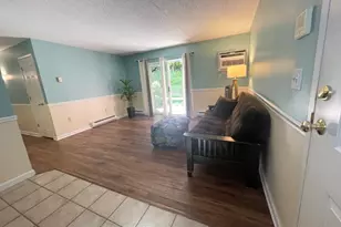 22 Maple Crest Cir, Holyoke, MA 01040 - Photo 4
