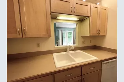 22 Maple Crest Circle #D, Holyoke, MA 01040 - Photo 8