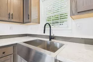 2 4th Ave, Ware, MA 01082 - Photo 10