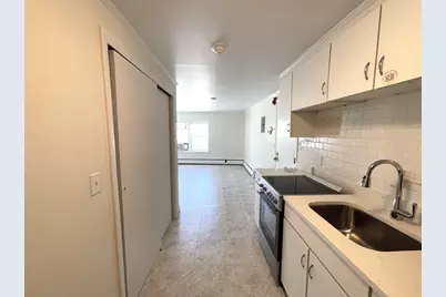 31 Webster Ave #7, Gloucester, MA 01930 - Photo 2