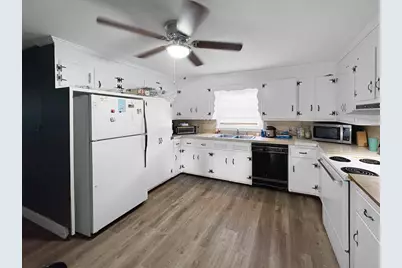 17 Vincent Dr, West Springfield, MA 01089 - Photo 8