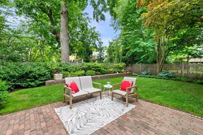 10 Traill St, Cambridge, MA 02138 - Photo 4