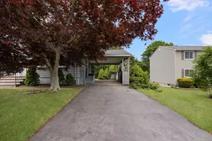 27 Hinsdale St, Swansea, MA 02777 - Photo 4
