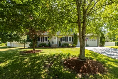 13 Candlewood Dr, Medway, MA 02053 - Photo 4