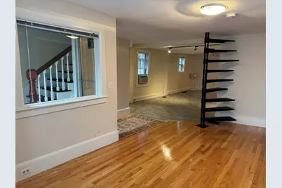 183 Pleasant St, Marblehead, MA 01945 - Photo 4