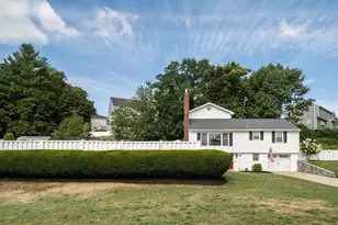 85 Farm St, Wakefield, MA 01880 - Photo 2