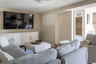 85 Farm St, Wakefield, MA 01880 - Photo 4