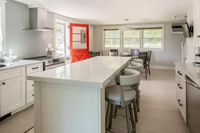 85 Farm Street, Wakefield, MA 01880 - Photo 10