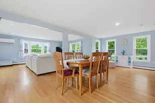 87 Messenger St, Plainville, MA 02762 - Photo 8