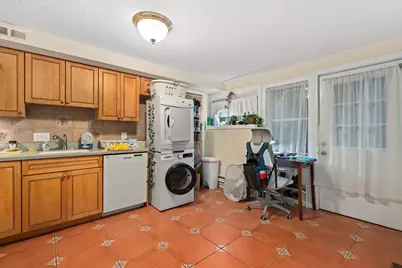 22 Austin St, Boston, MA 02129 - Photo 4